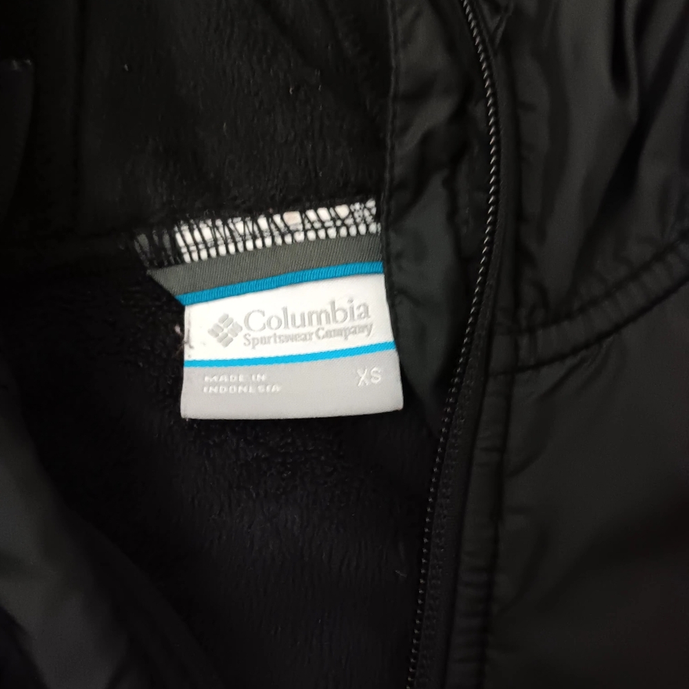 Columbia Women's Black Fleece - Picture 4 of 4